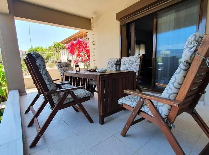 Helen Of Troy House Лутра-Ореас-Эленис