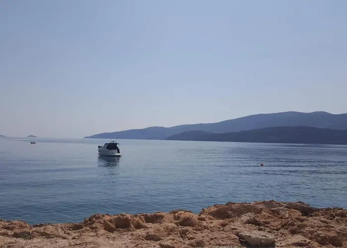 Helen Of Troy House * Лутра-Ореас-Эленис